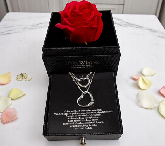 Örök emlék Unokámnak – szivecskés nyaklánc + ajándék karkötő – A48-Z28 – rózsás díszdobozban 🌸