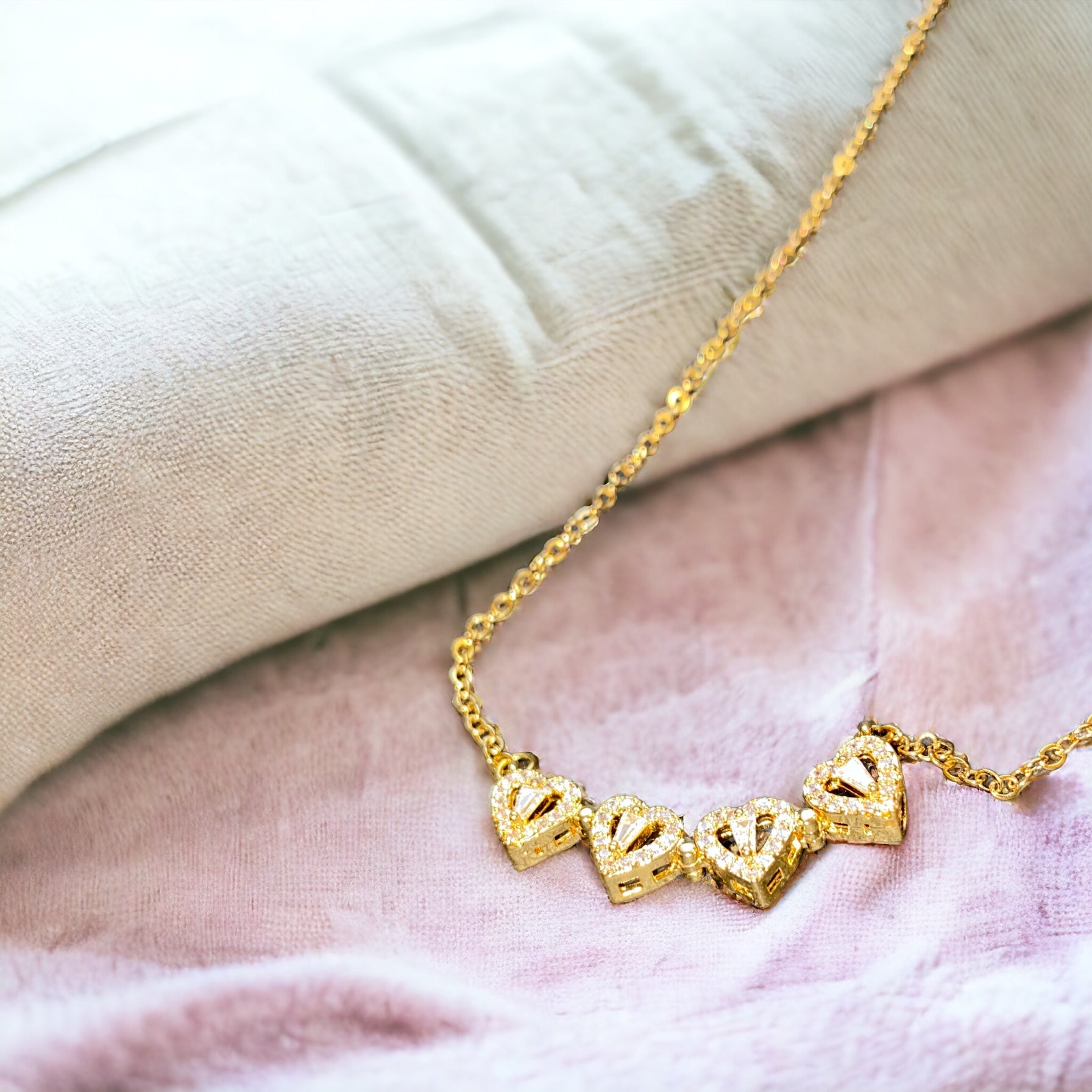 Drága Unokánk -  Ballagási Nyaklánc - A03-Z01 - 4 szív 1 szerencsehozó lóhere minta 😍